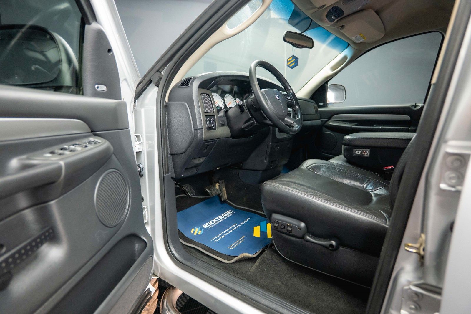 Fahrzeugabbildung Dodge RAM 5.7 V8 HEMI 4x4 OFFROAD MONSTERTRUCK LONGBED