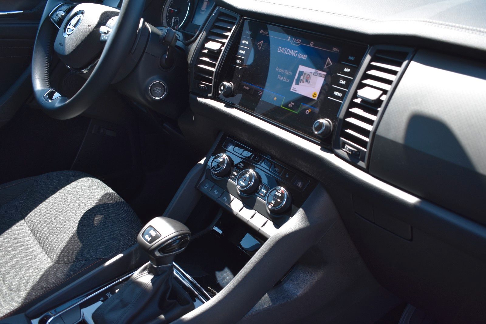 Fahrzeugabbildung SKODA Kodiaq Clever 4x4 Autom. LED Keyless ACC DAB+