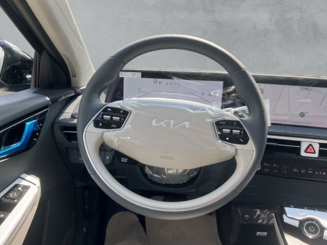 Fahrzeugabbildung Kia EV6 Basis 2WD Elektro 77,4 *WP*AIR*COM*ASS*SND*D