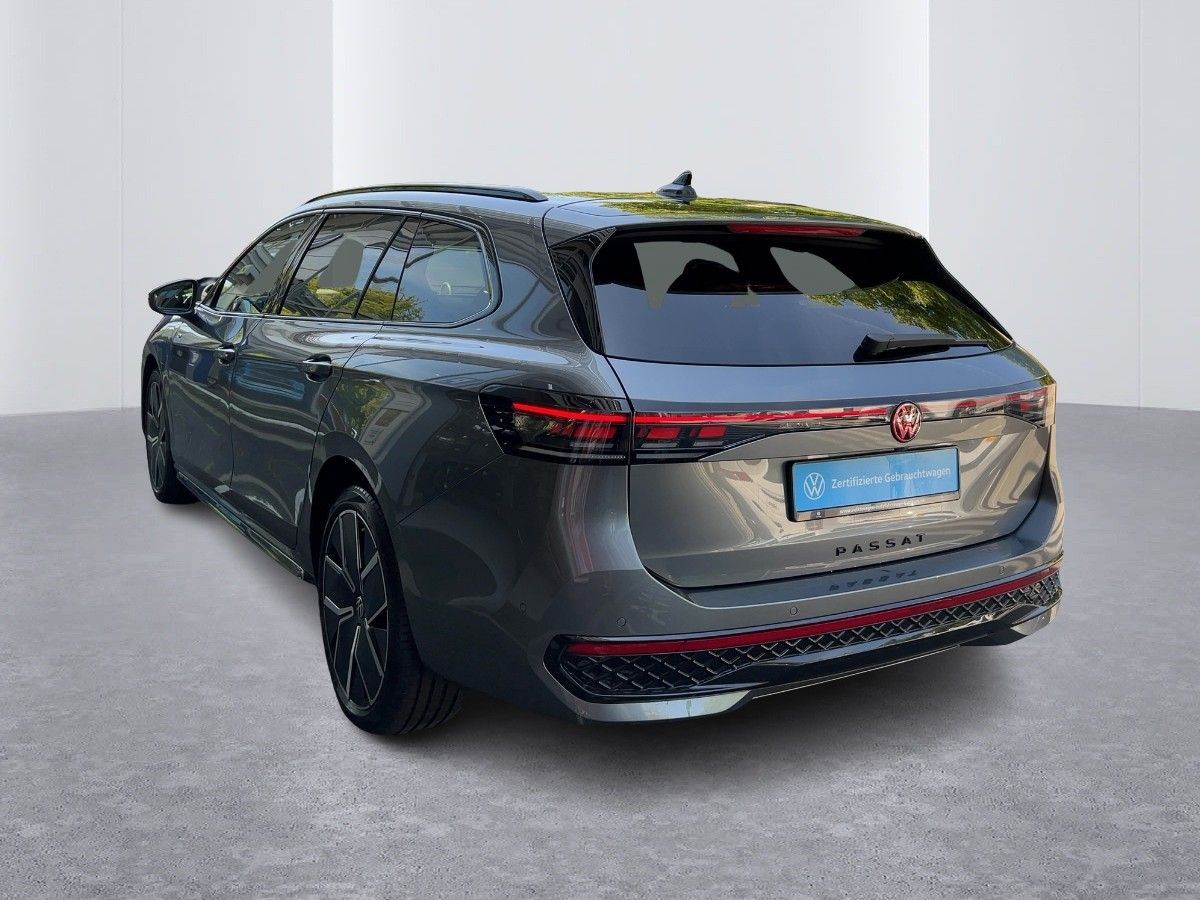 Volkswagen Passat R-Line 1.5 eHybrid DSG Panorama CarPlay foto 3