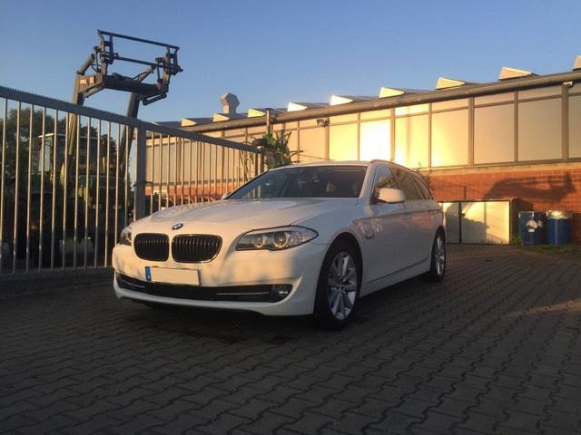 BMW 520d Touring F11 TÜV Navi SHZ AHK PDC ...