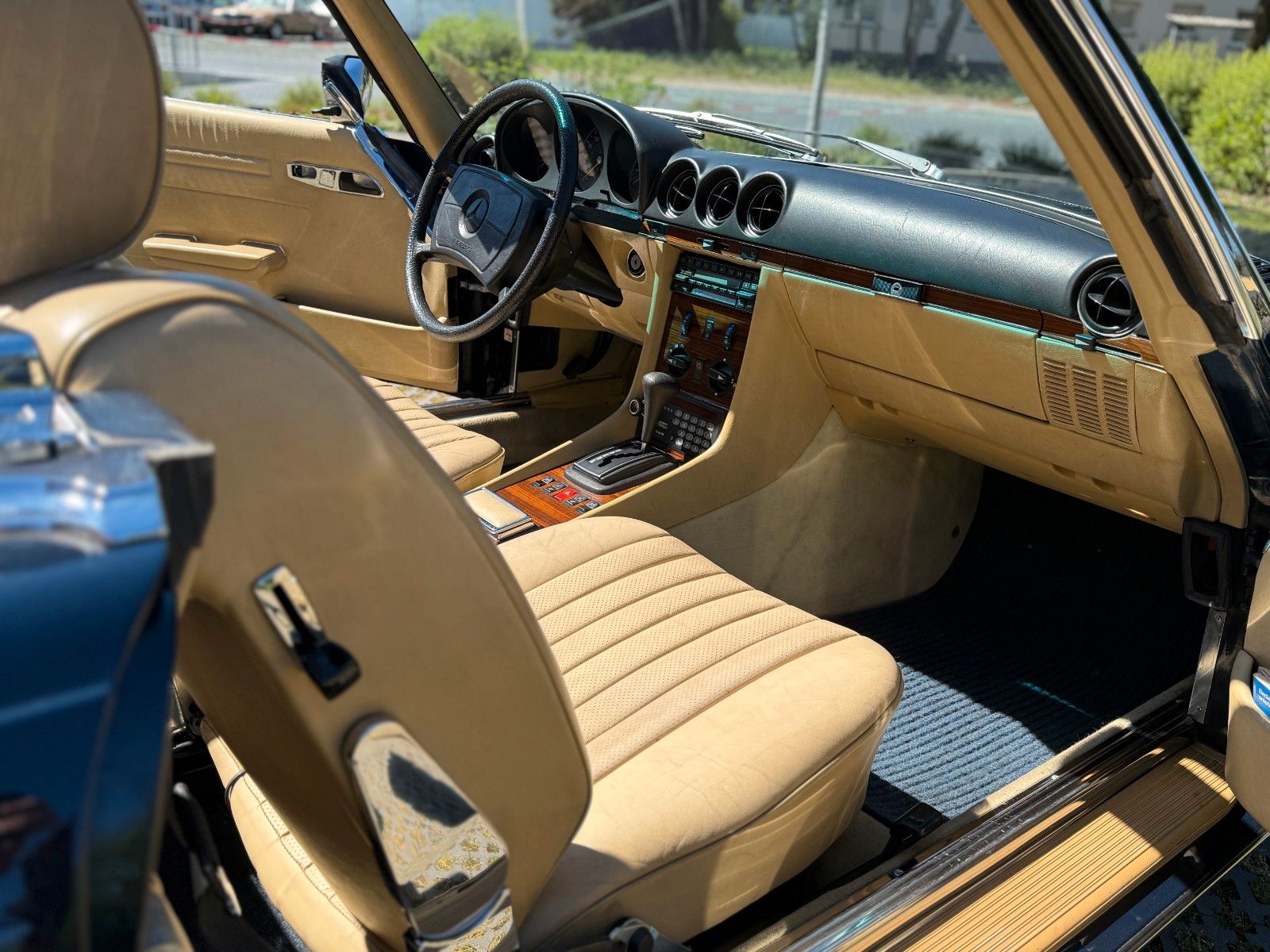 Fahrzeugabbildung Mercedes-Benz SL 280