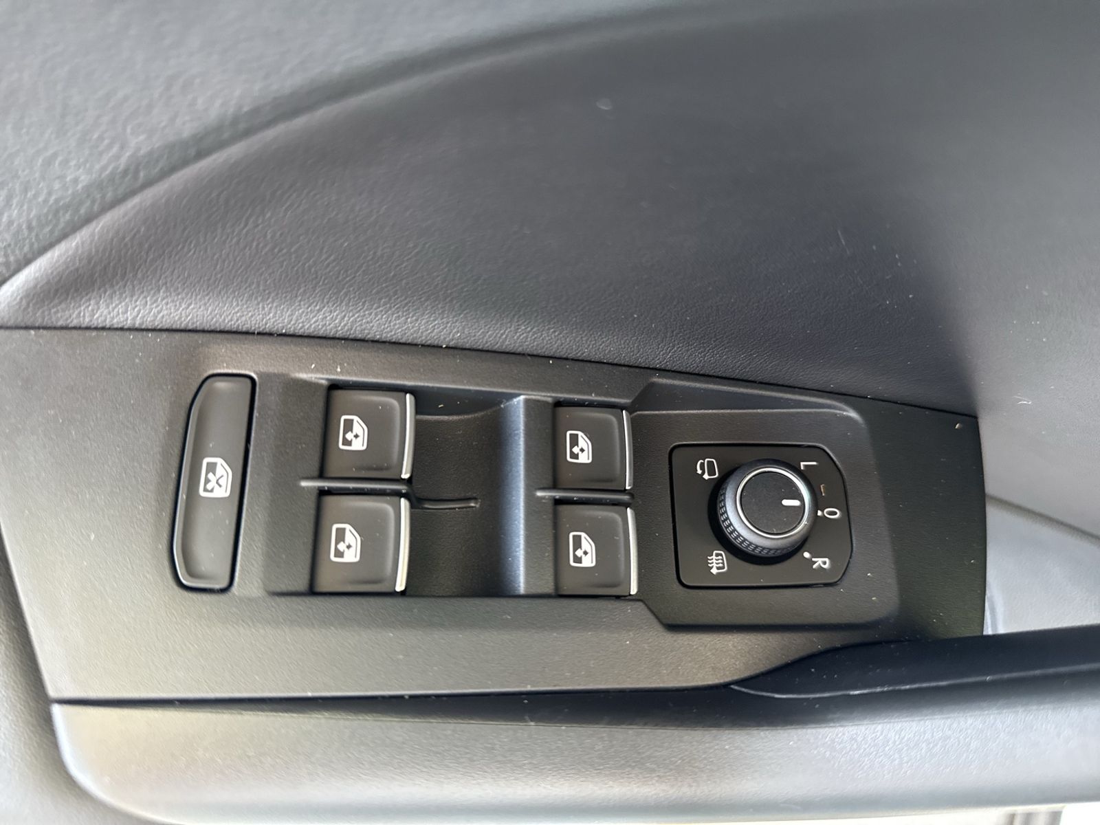 T-Cross R-Line 1.0 TSI, BlackStyle, RearView, Ma