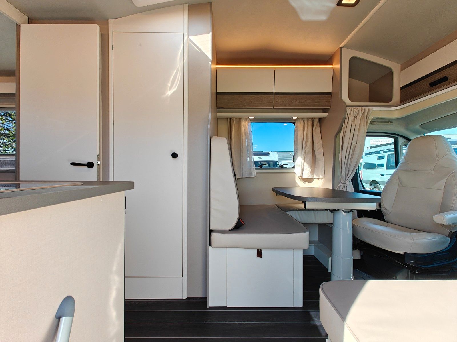 Fahrzeugabbildung XGO Dynamic 98 P  - SAT, TV, Markise, Luftfeder -