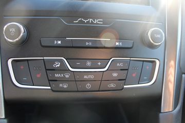 Ford Mondeo Turnier Hybrid *ANHÄNGERKUPPLUNG*LED*