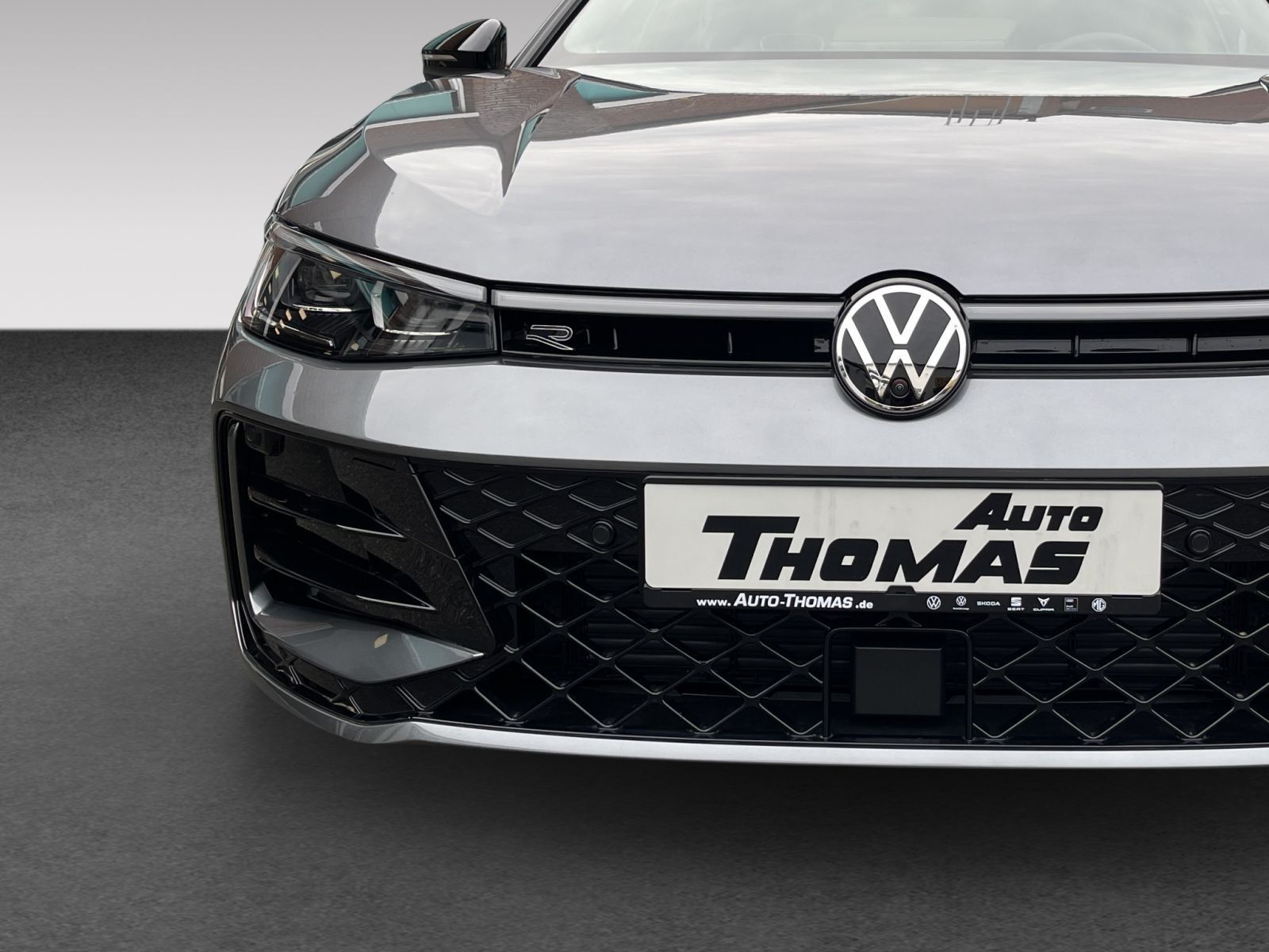 Volkswagen Passat Variant 2.0 TDI DSG R-Line Black Style Na imagem 3
