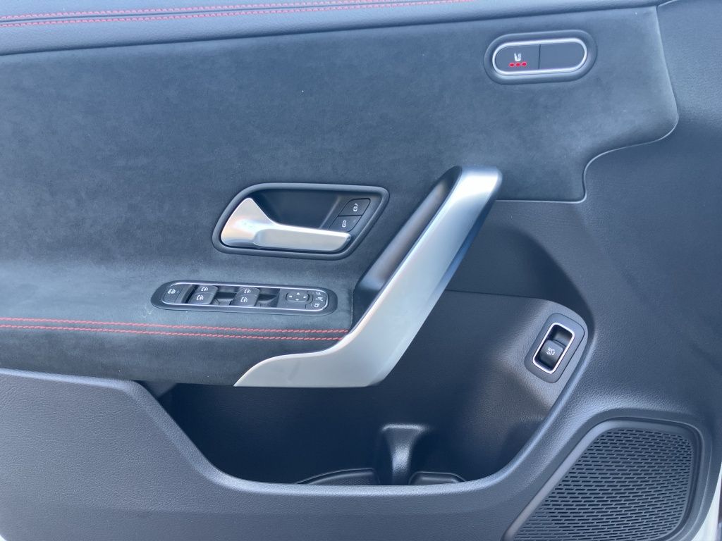Fahrzeugabbildung Mercedes-Benz AMG CLA 35 4M SB NIGHT*DISTR*AHK*KEYL