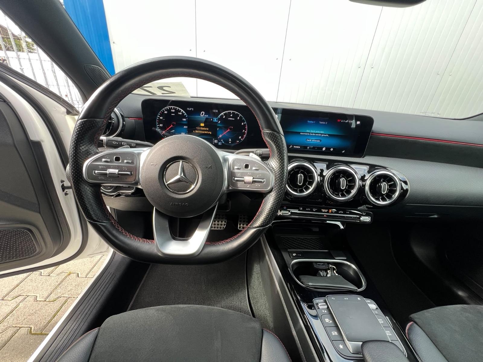Mercedes-Benz A 180 2x AMG-LINE PANORAMA LED NAVI KAMERA P