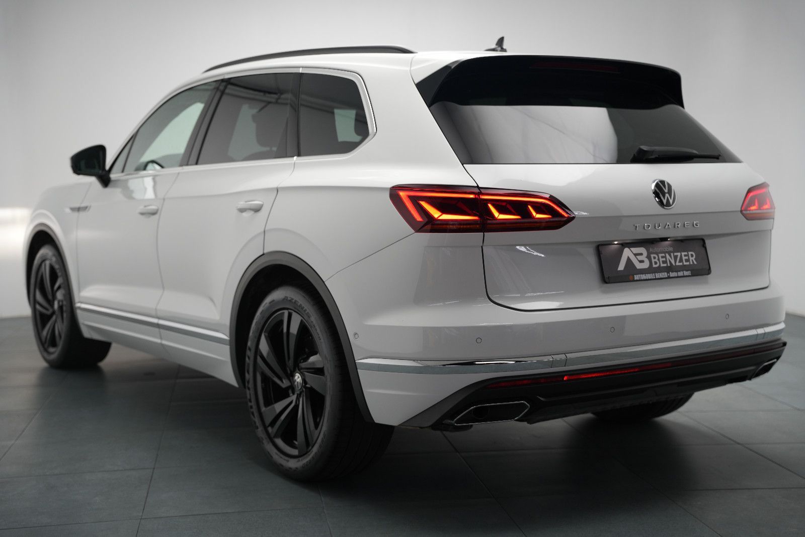 Fahrzeugabbildung Volkswagen Touareg SPORT/ 4Motion/VIRTUAL/AMBIENT/360''KAM