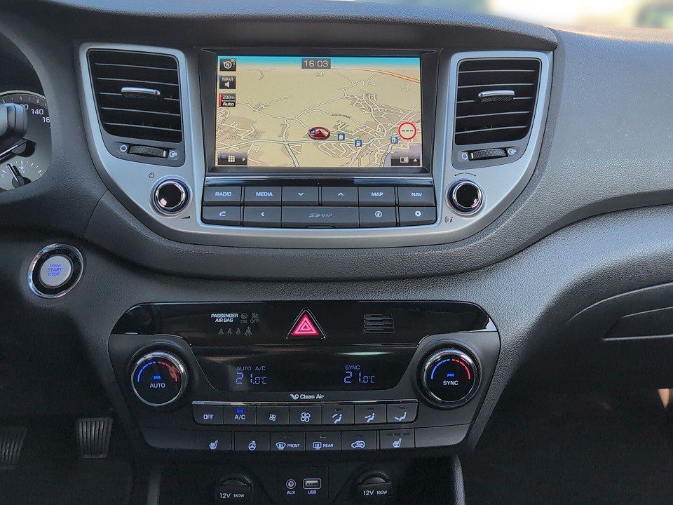 Fahrzeugabbildung Hyundai TUCSON 1.6T 4WD PREMIUM GARANTIE NAVI+KAM+4xSHZ+