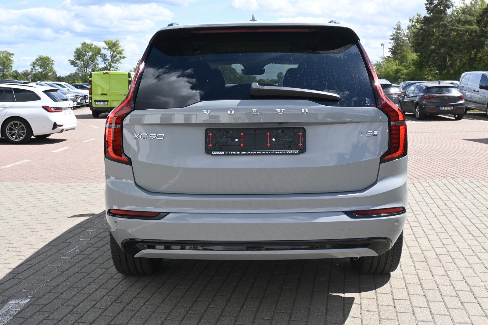 Fahrzeugabbildung Volvo XC90 T8 AWD Plus Dark*PANO*360°*HuD*H&K*ACC