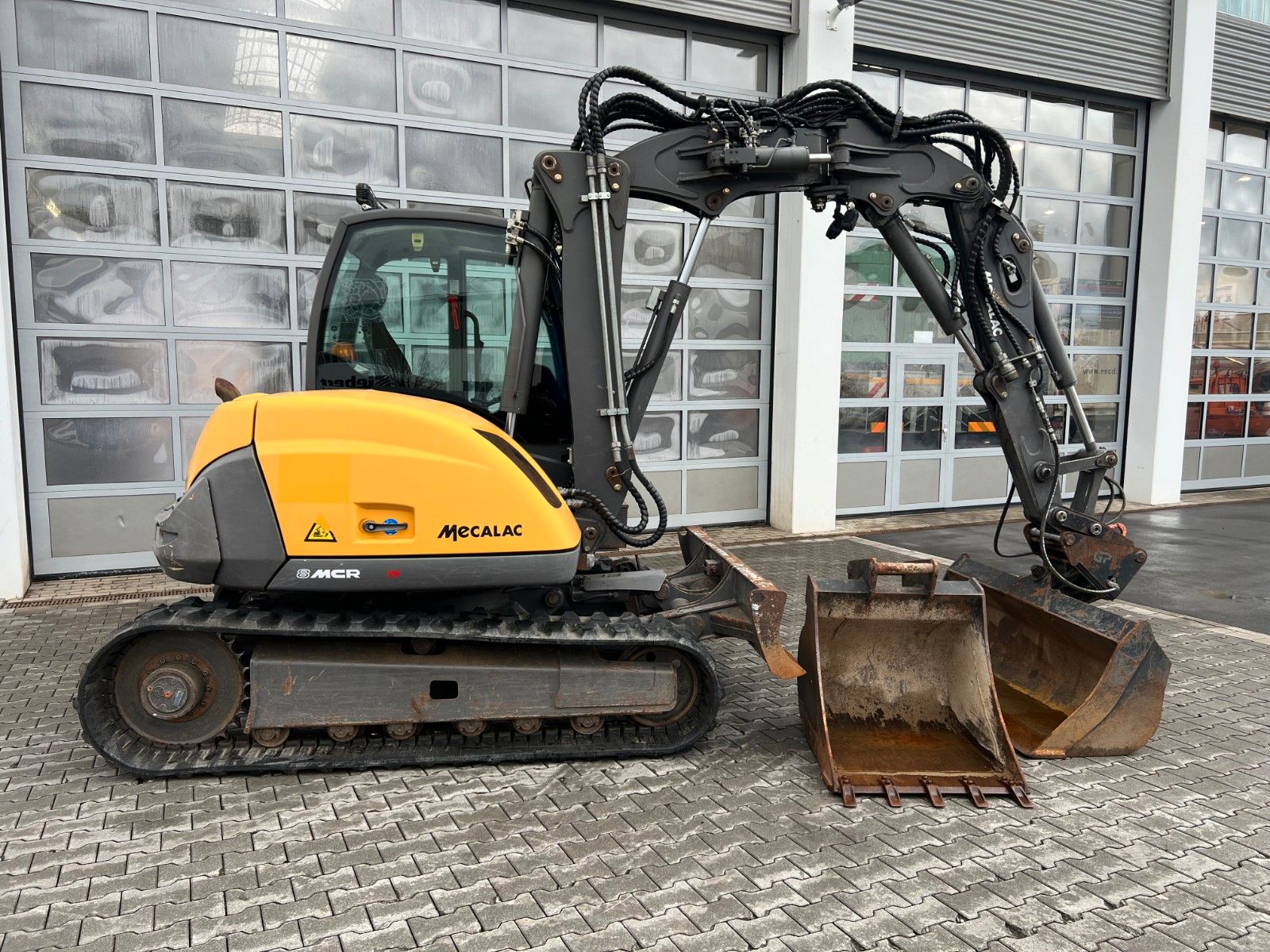 Fahrzeugabbildung MECALAC 8MCR GreenJob / 3.657h / Mulcher Greifer  Löffel