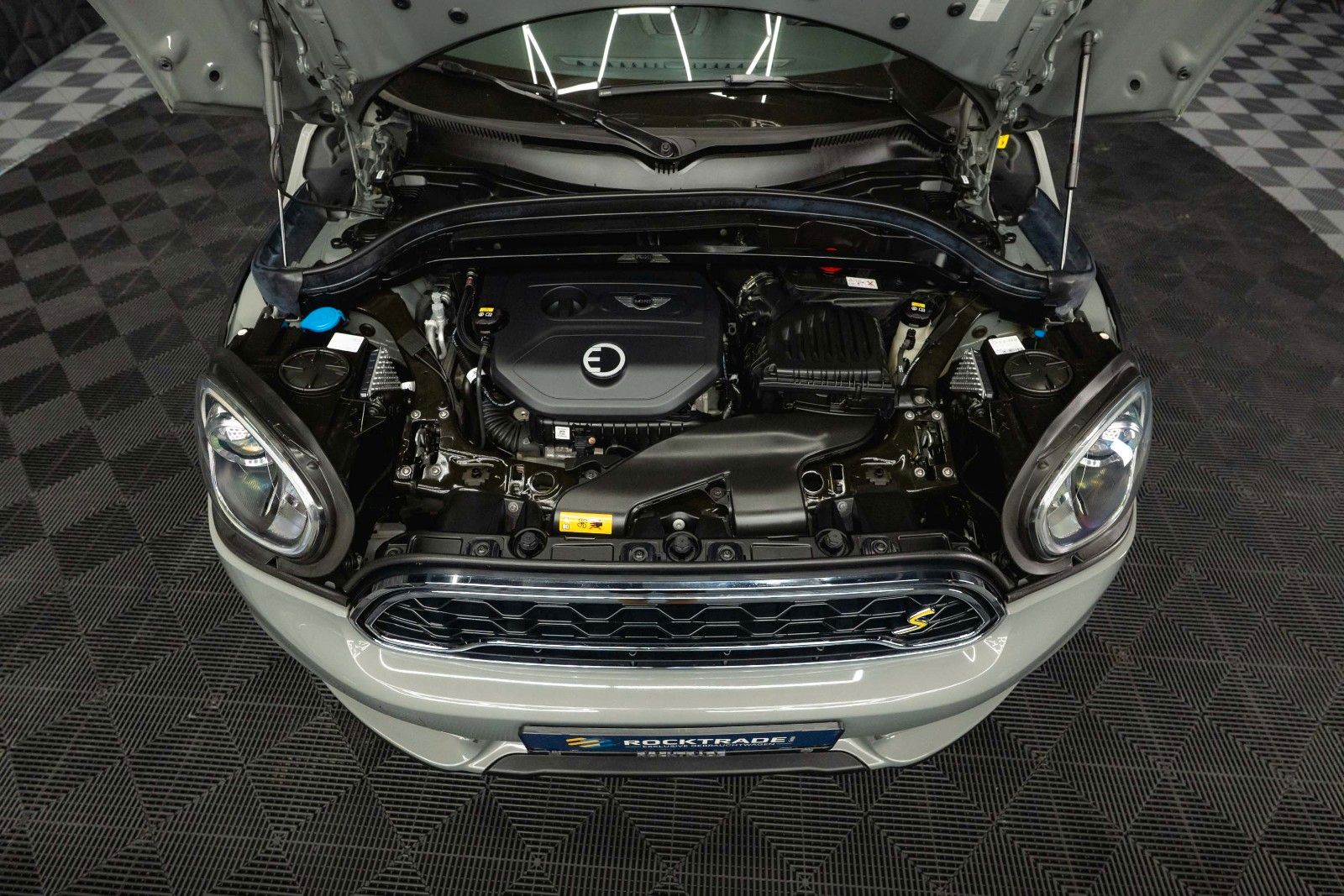 Fahrzeugabbildung MINI COOPER SE Countryman All4 | Pano | ACC | Plug-In