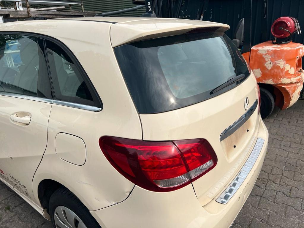 Mercedes-Benz B 200