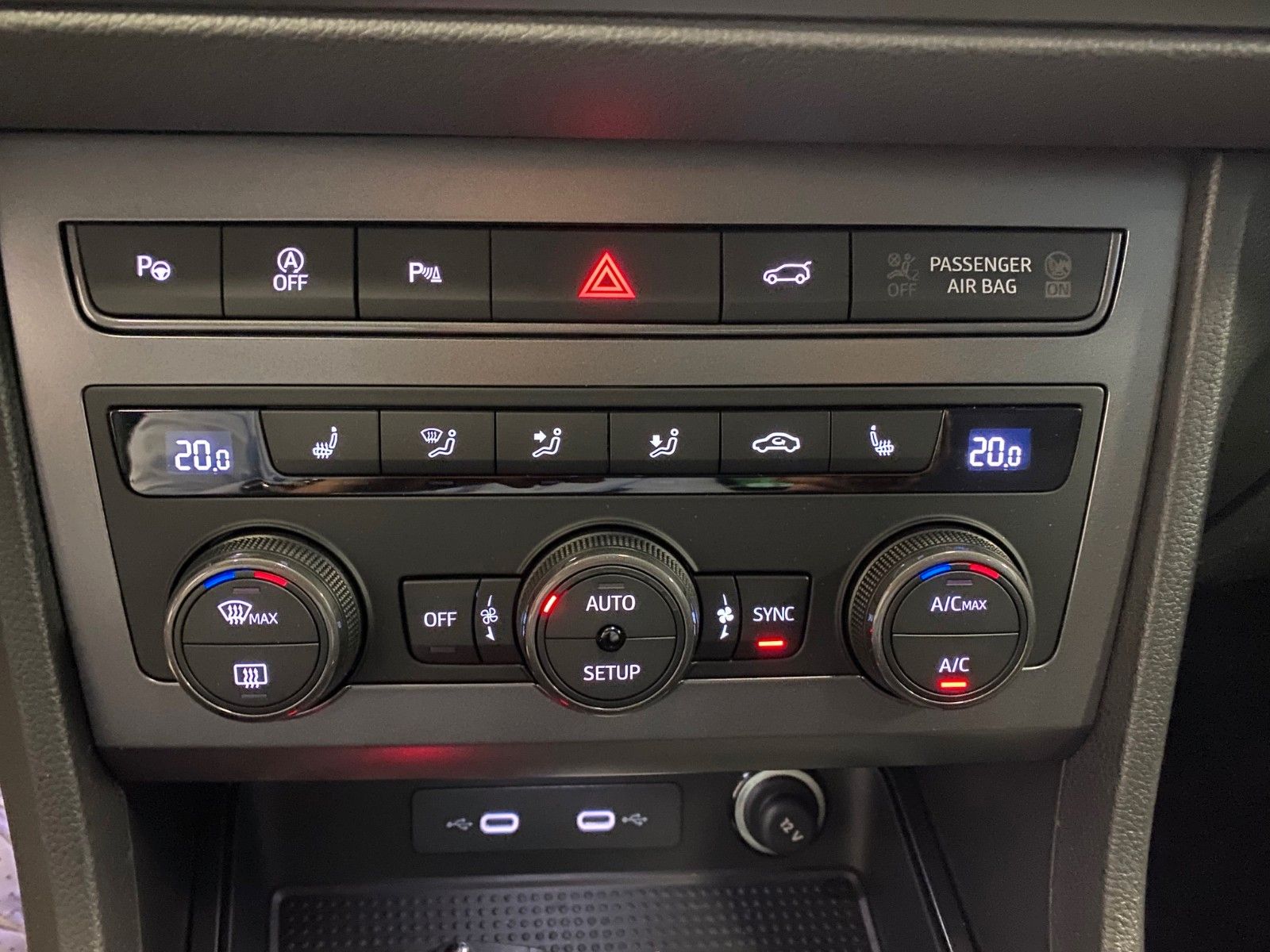 Fahrzeugabbildung CUPRA Ateca 2.0 TSI 4x4 DSG+5 J. GARANTIE+ACC+AHK+APP+