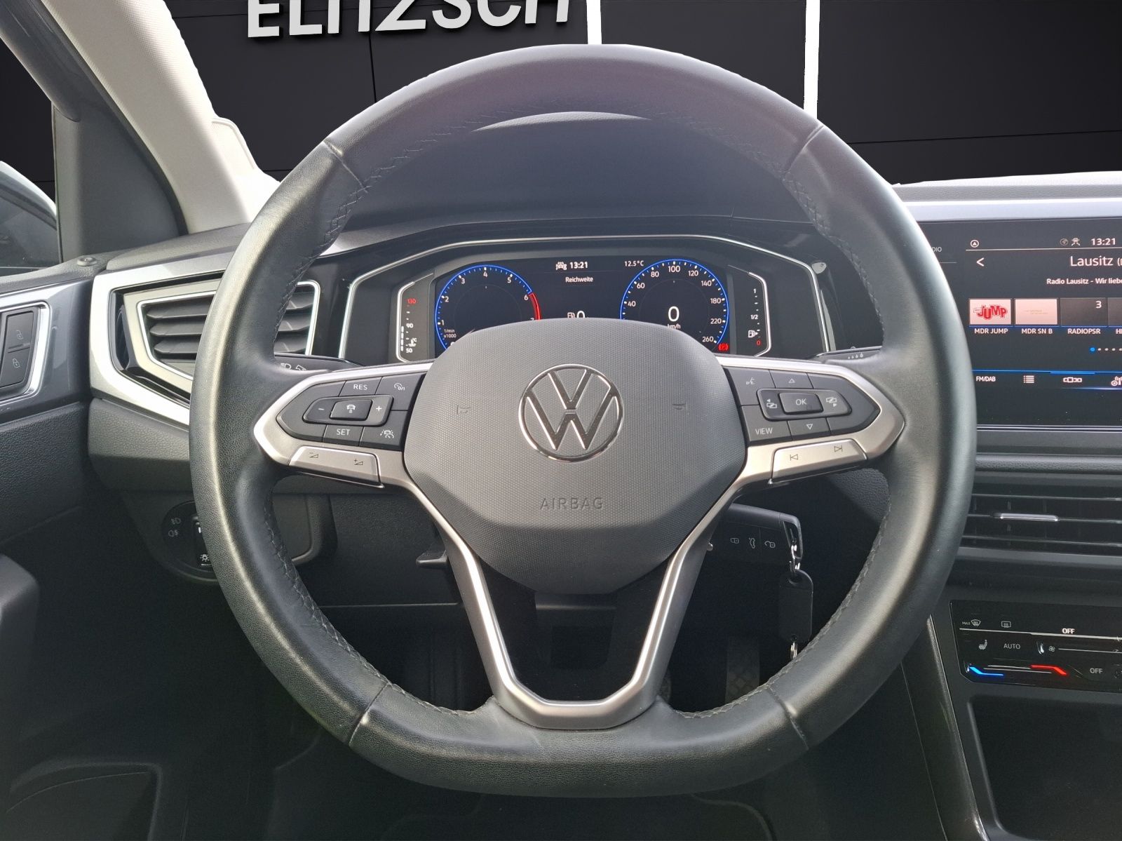 Fahrzeugabbildung Volkswagen Polo TSI Style Matrix Climatronic ACC PDC SH LM