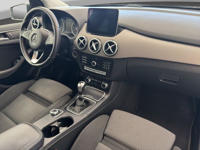 Fahrzeugabbildung Mercedes-Benz B 180 Style+Navi+Sitzheizung+Parktronic+Spiegel
