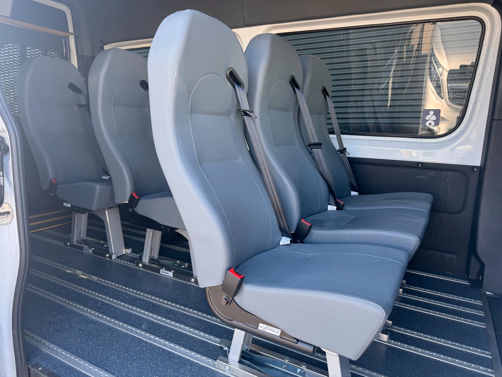 Fahrzeugabbildung Mercedes-Benz Sprinter 317 CDI Rollstuhl/Behinderten Lift