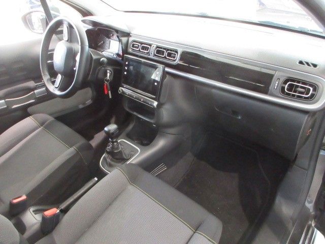 Fahrzeugabbildung Citroën C3 Shine Pack 1.2T LED/NAVI/PDC+CAM/ALU/DAB