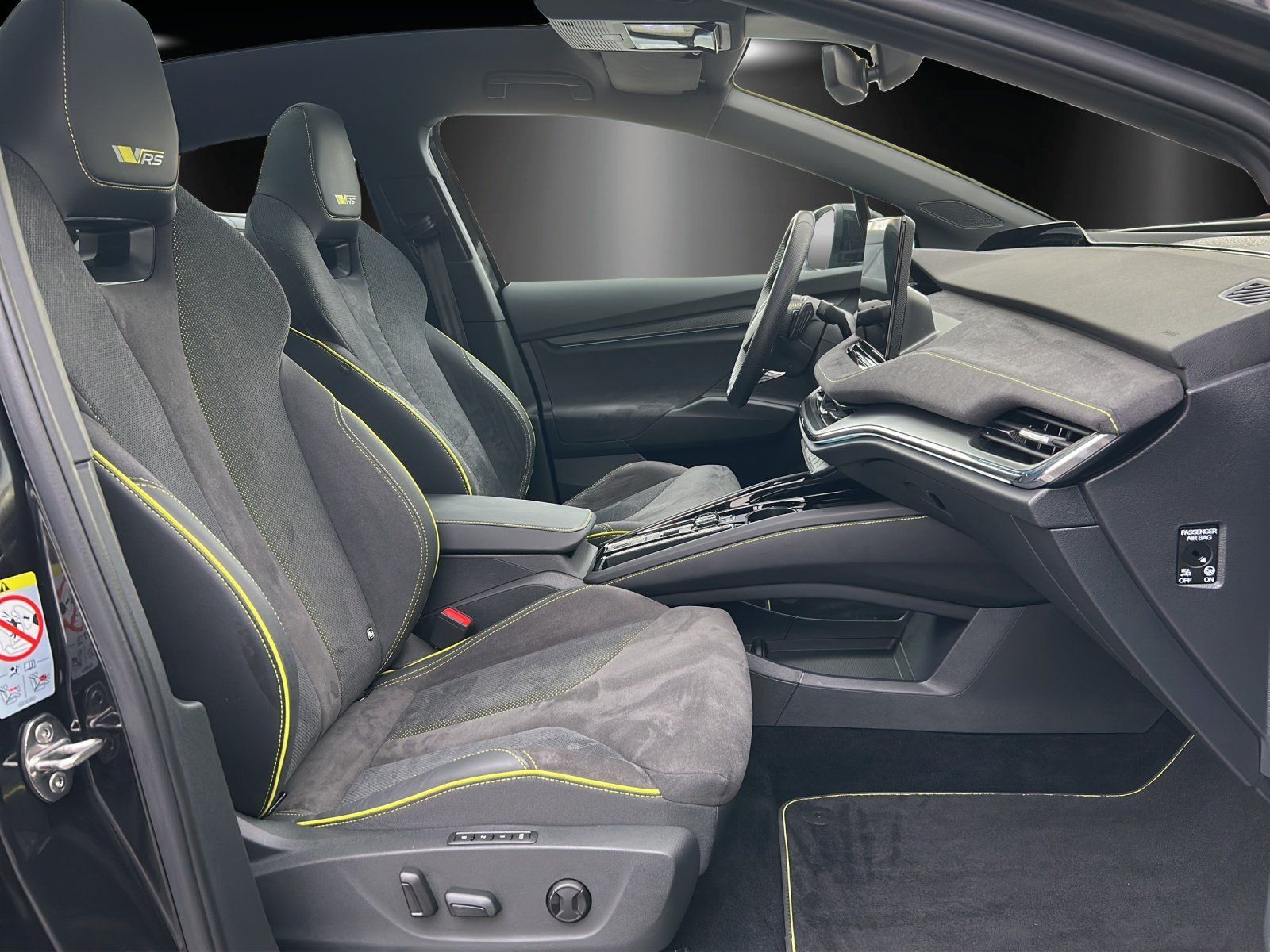 Fahrzeugabbildung SKODA Enyaq Coupé RS Lounge/AHK/PANO/KAMERA/WÄRMEPUMPE