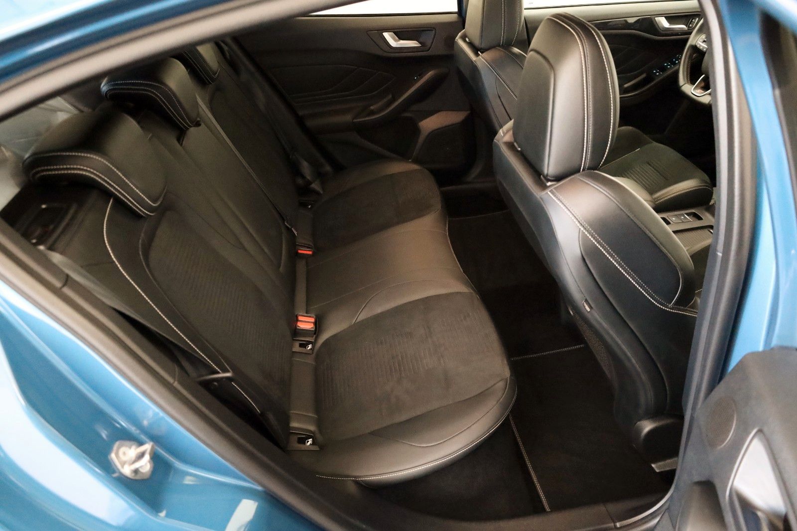 Fahrzeugabbildung Ford Focus Lim. ST Leder,Navi,LED,HeadUp,Panorama,B&O