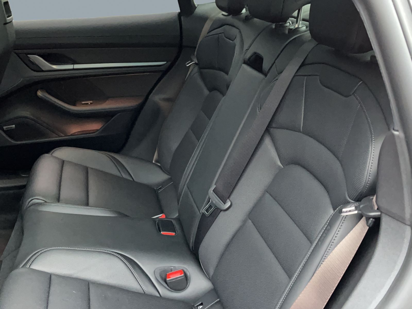 Porsche Taycan - Bild 11