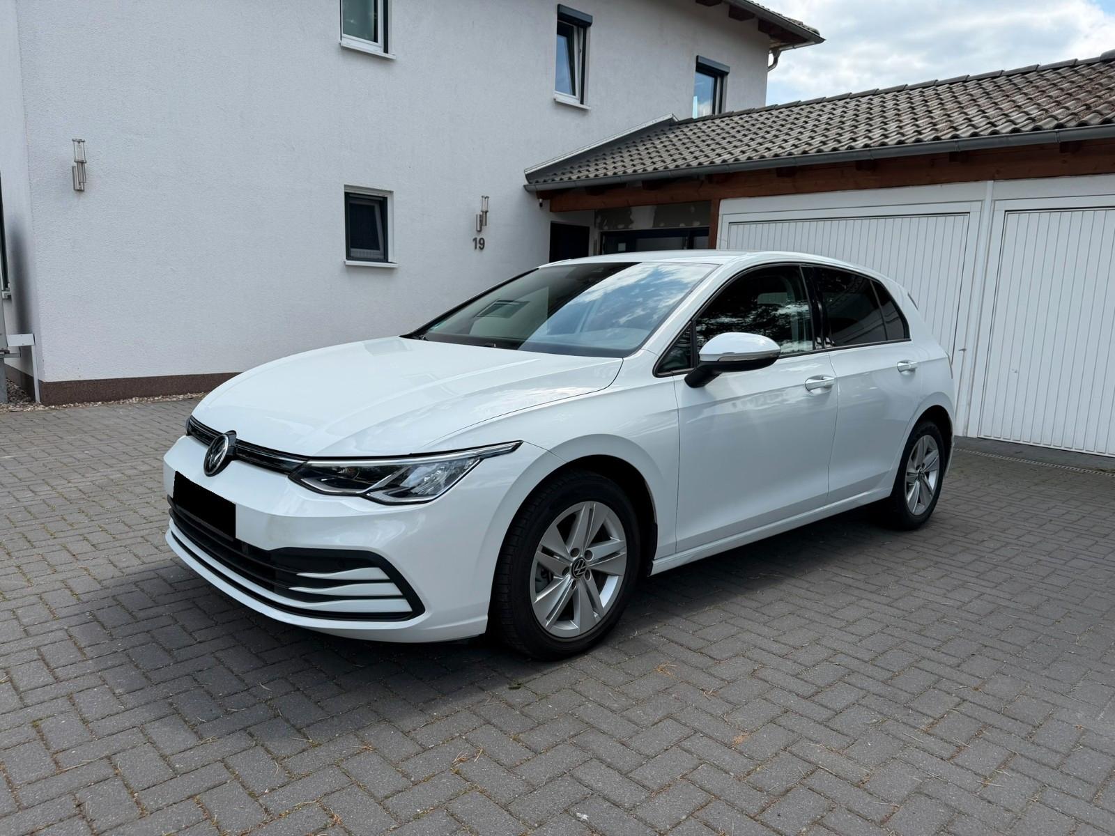 Volkswagen Golf VIII 2.0 TDI Automatik Life LED Navi Pro