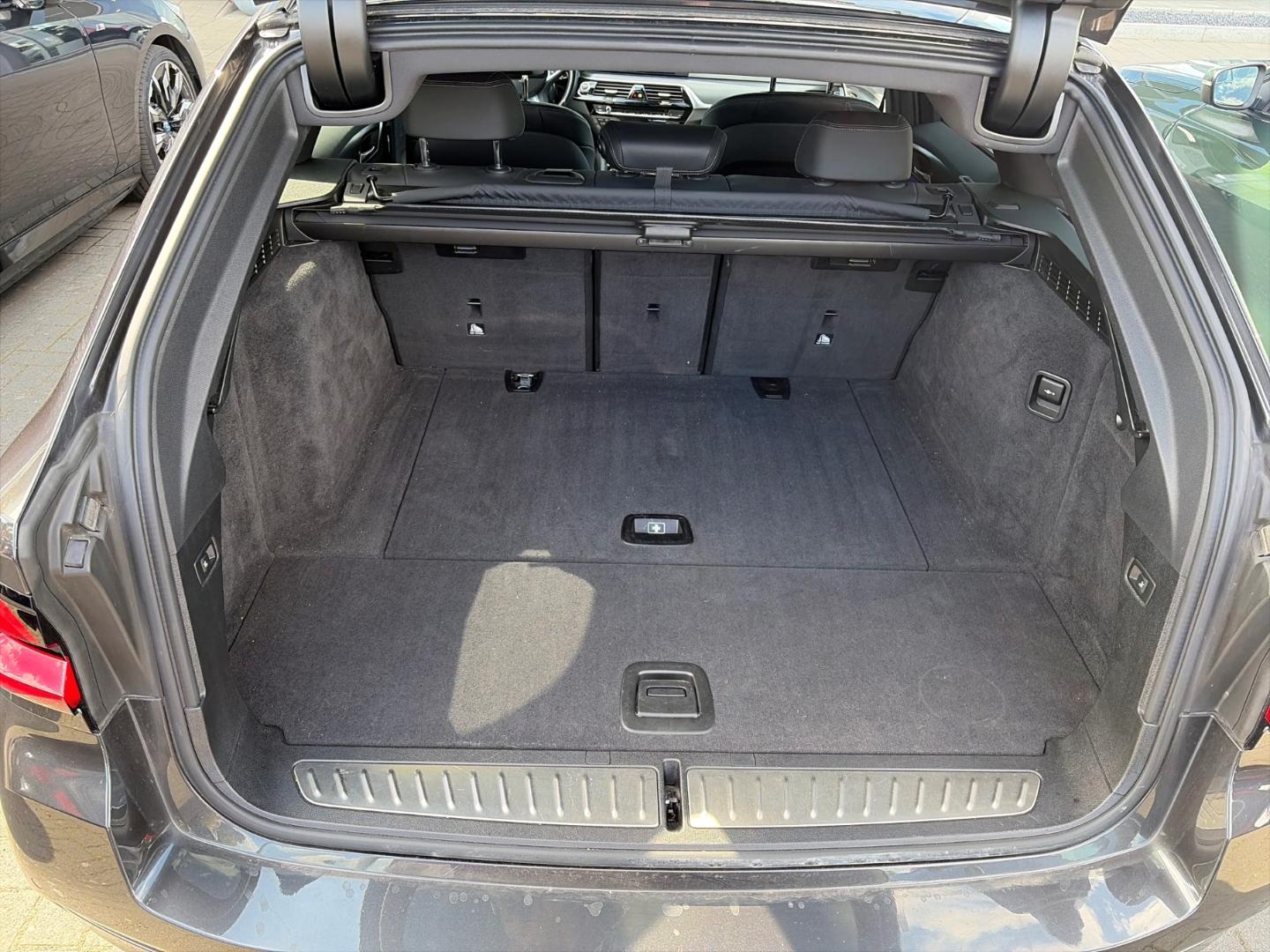 BMW 530 d Touring M Sport Pano Laser Head-Up Shz.