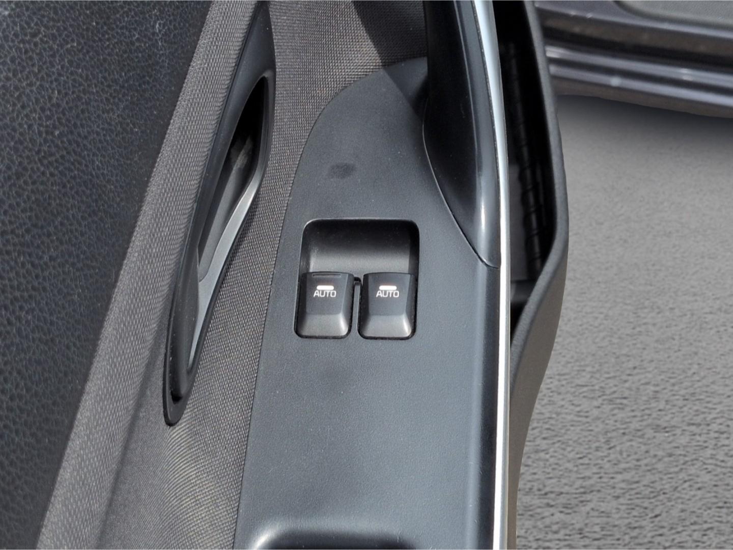 Kia Ceed_sw Sportswagon Attract 1.4*Klima CD-Radio