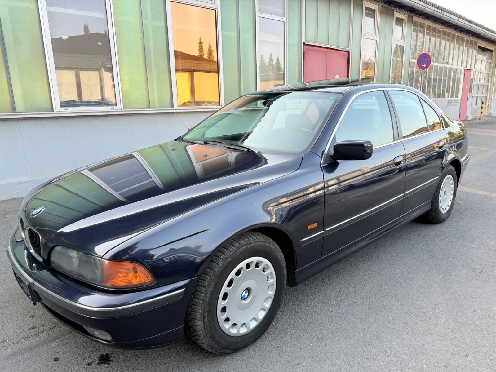 BMW 528i Auto