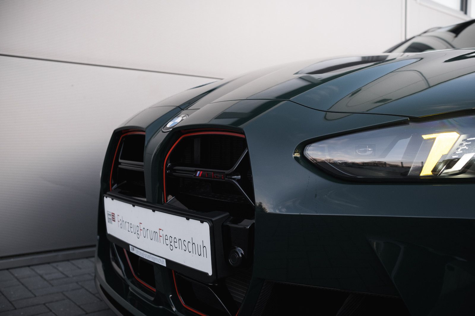 Fahrzeugabbildung BMW M3 Touring CS-Sonderfarbe-Drive-&ParkingAssist.