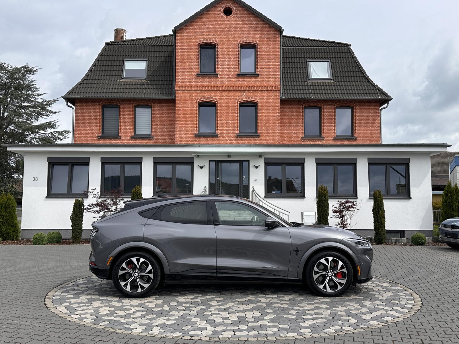 Ford Mustang MACH-E AWD MATRIX PANO MEMO B&O 360° 19"