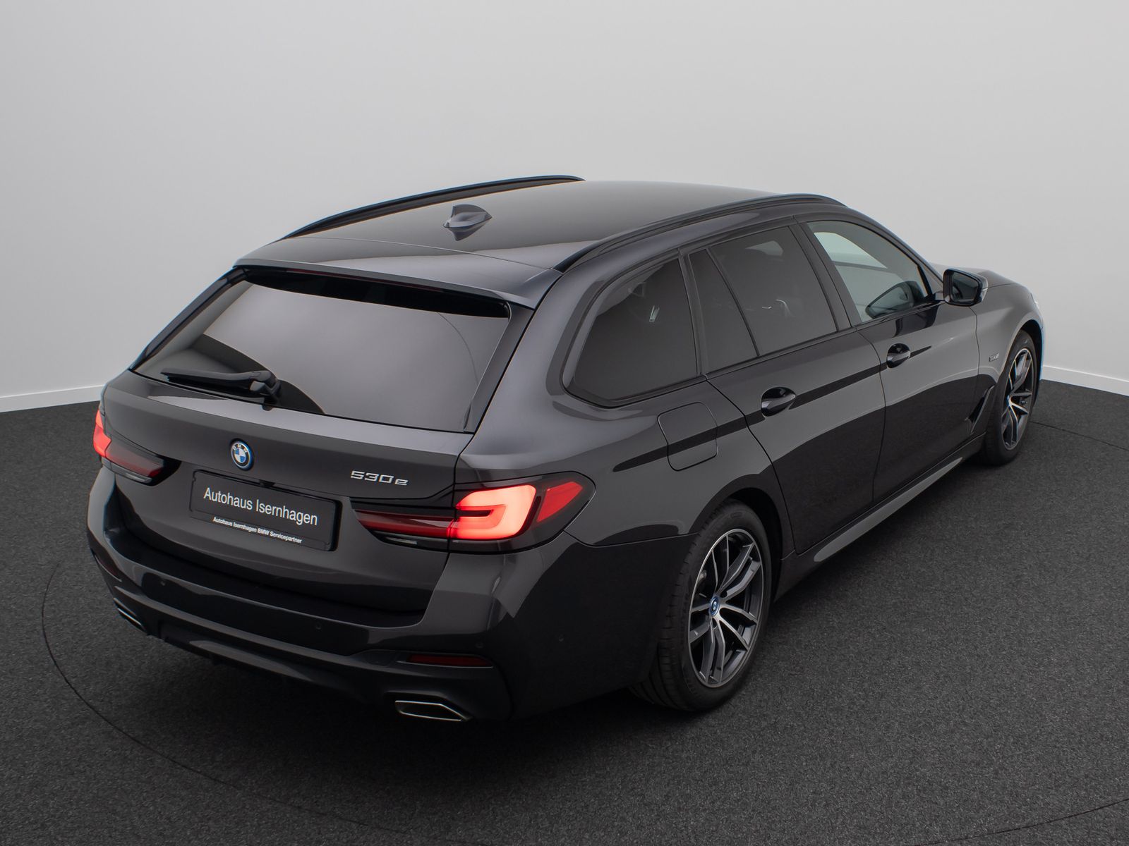 Fahrzeugabbildung BMW 530e M Sport H/K DAB HUD Alarm Komfort Kamera