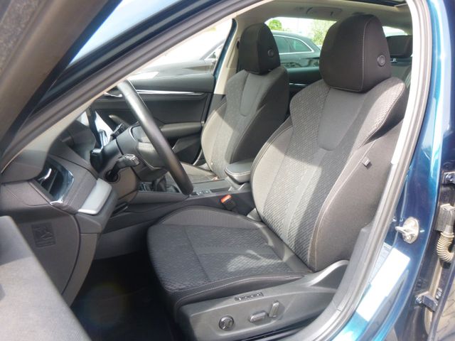 Fahrzeugabbildung Skoda Octavia 1,5 TSI Kombi >AHK/PANO/NAV/LED/SHZ<