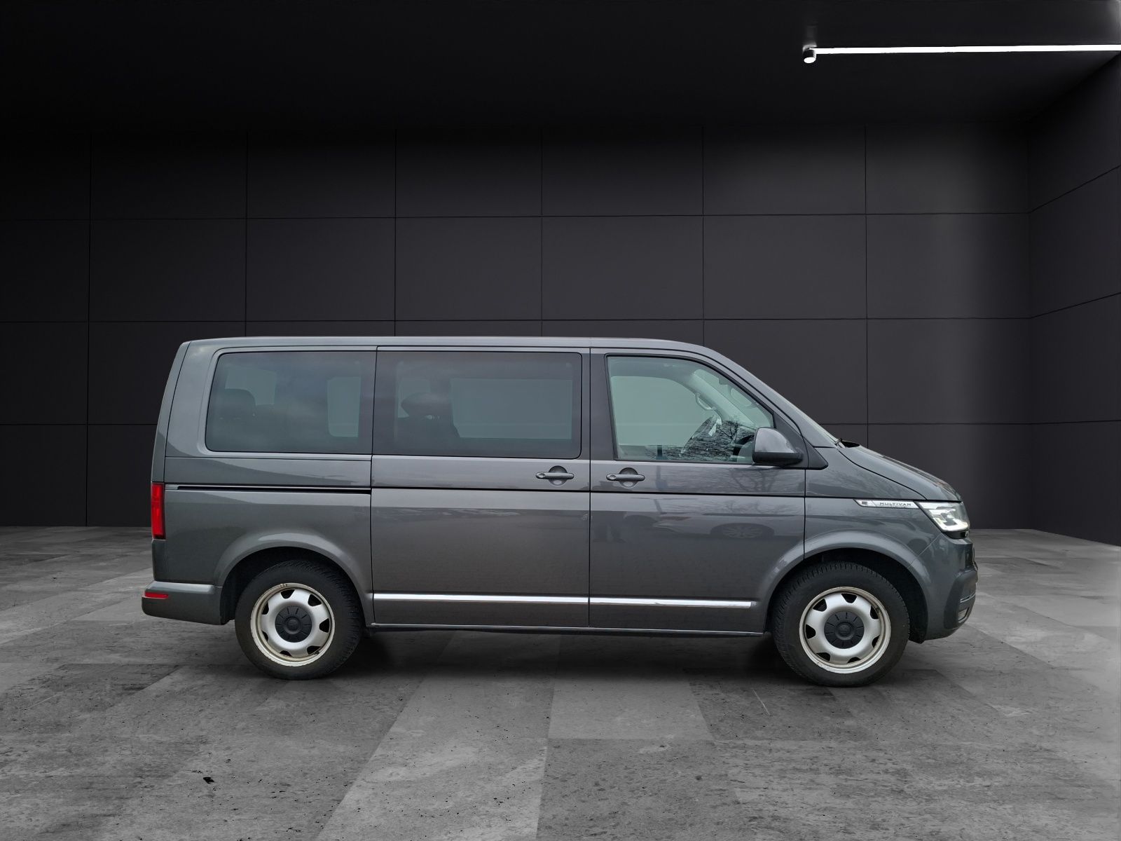 Fahrzeugabbildung Volkswagen T6.1 Multivan TDI Generation Six DSG Standhzg. L
