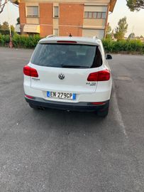 Volkswagen Tiguan - 4