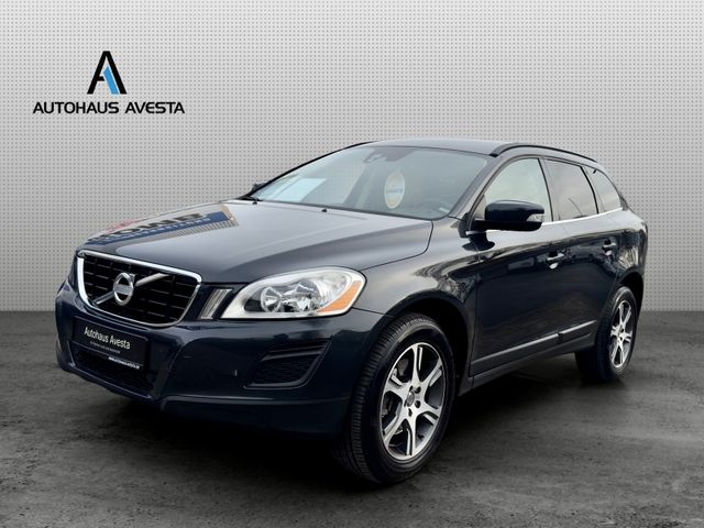 Volvo XC60 Momentum AWD/LEDER/NAVI/PDC/18Z/1.HD