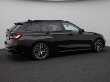 Fahrzeugabbildung BMW 320e Advantage DAB HiFi PDC AHK Alarm LED Sport