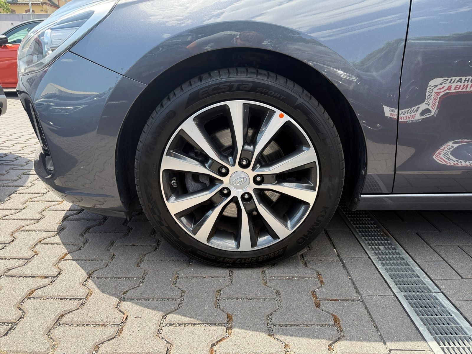 Fahrzeugabbildung Hyundai i30 1.4 T-GDI Premium PANO LED AHK