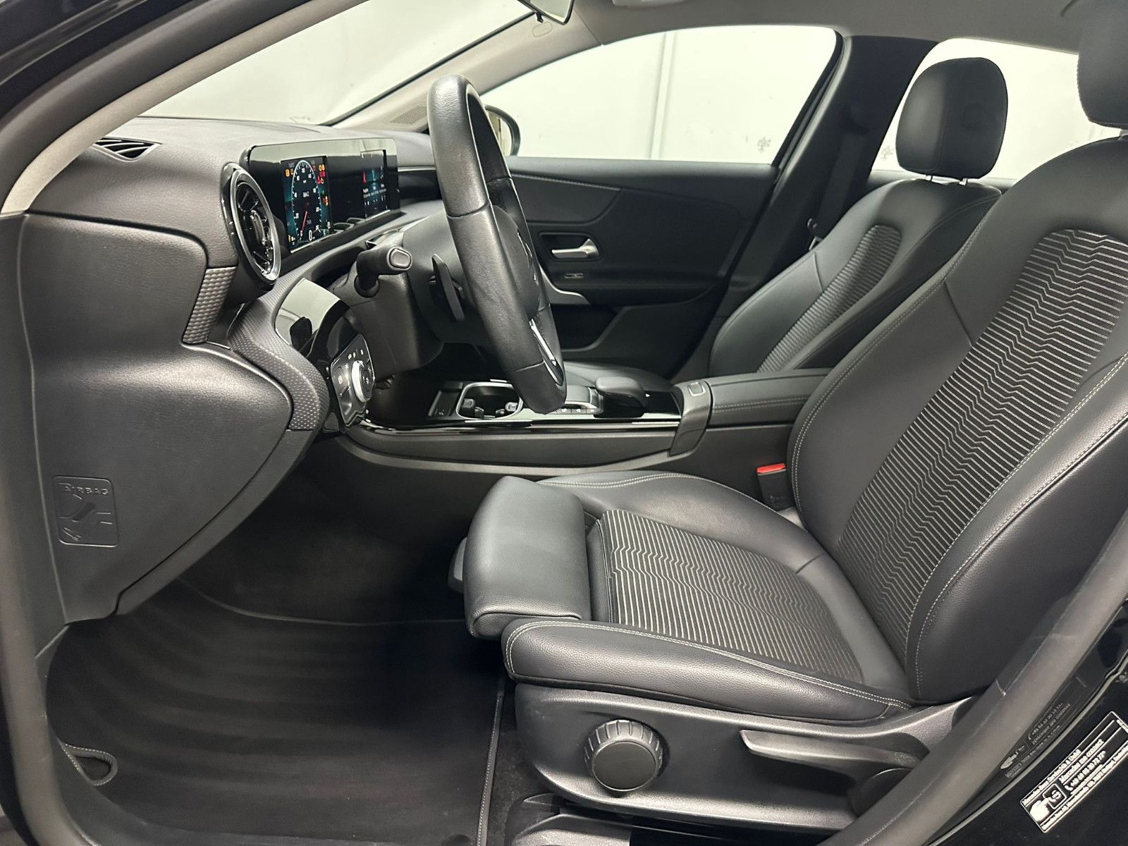 Fahrzeugabbildung Mercedes-Benz A 200 d *PROGRESSIVE*NAVI*