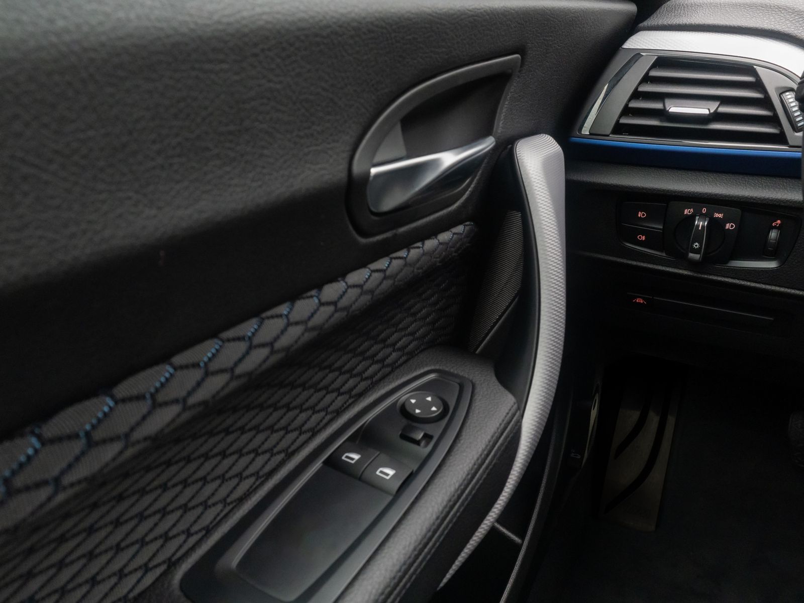 Fahrzeugabbildung BMW 125i M Sport Stop&Go Alarm ParkAss H/K Alcantara