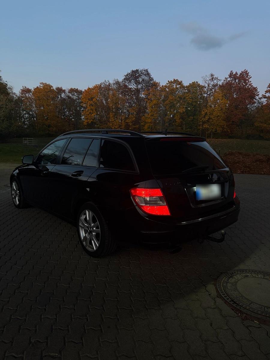 Mercedes-Benz C220 2008 — двигун 170 HP (125kW)