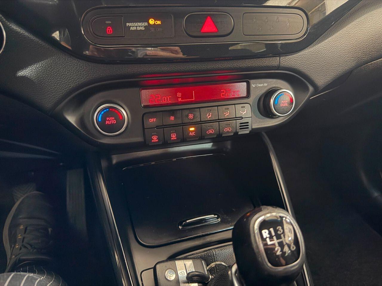 Kia Carens 2014 — photo 10