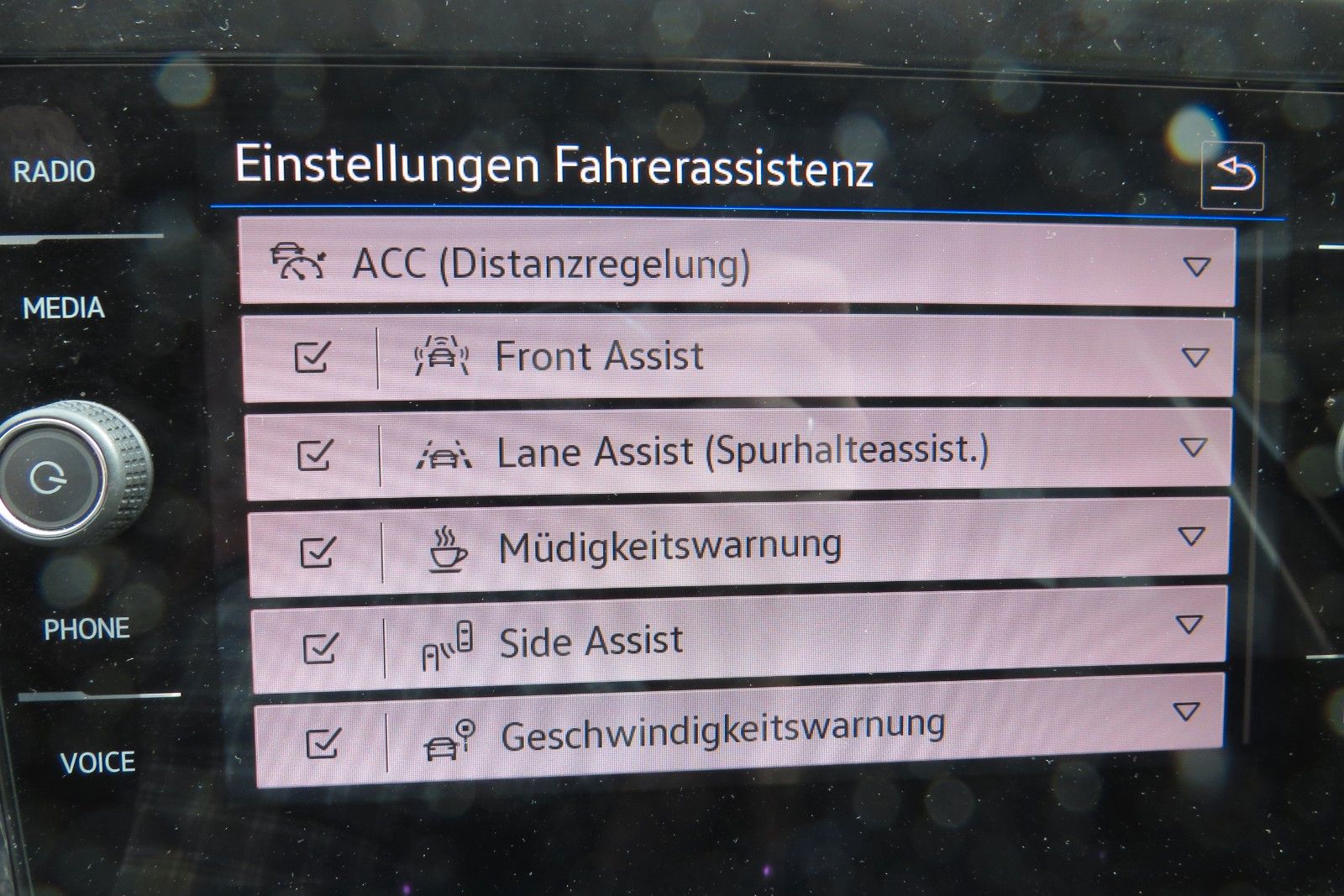 Fahrzeugabbildung Volkswagen T-Cross DSG ACC KAMERA NAVI SITZH LED APP GJ 1.H