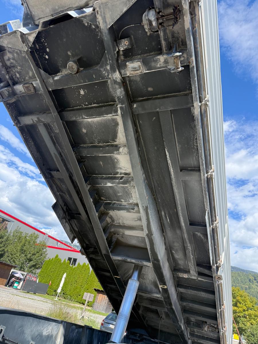 Schwarzmüller HKS 3-Seitenkipper Luft Liftachse