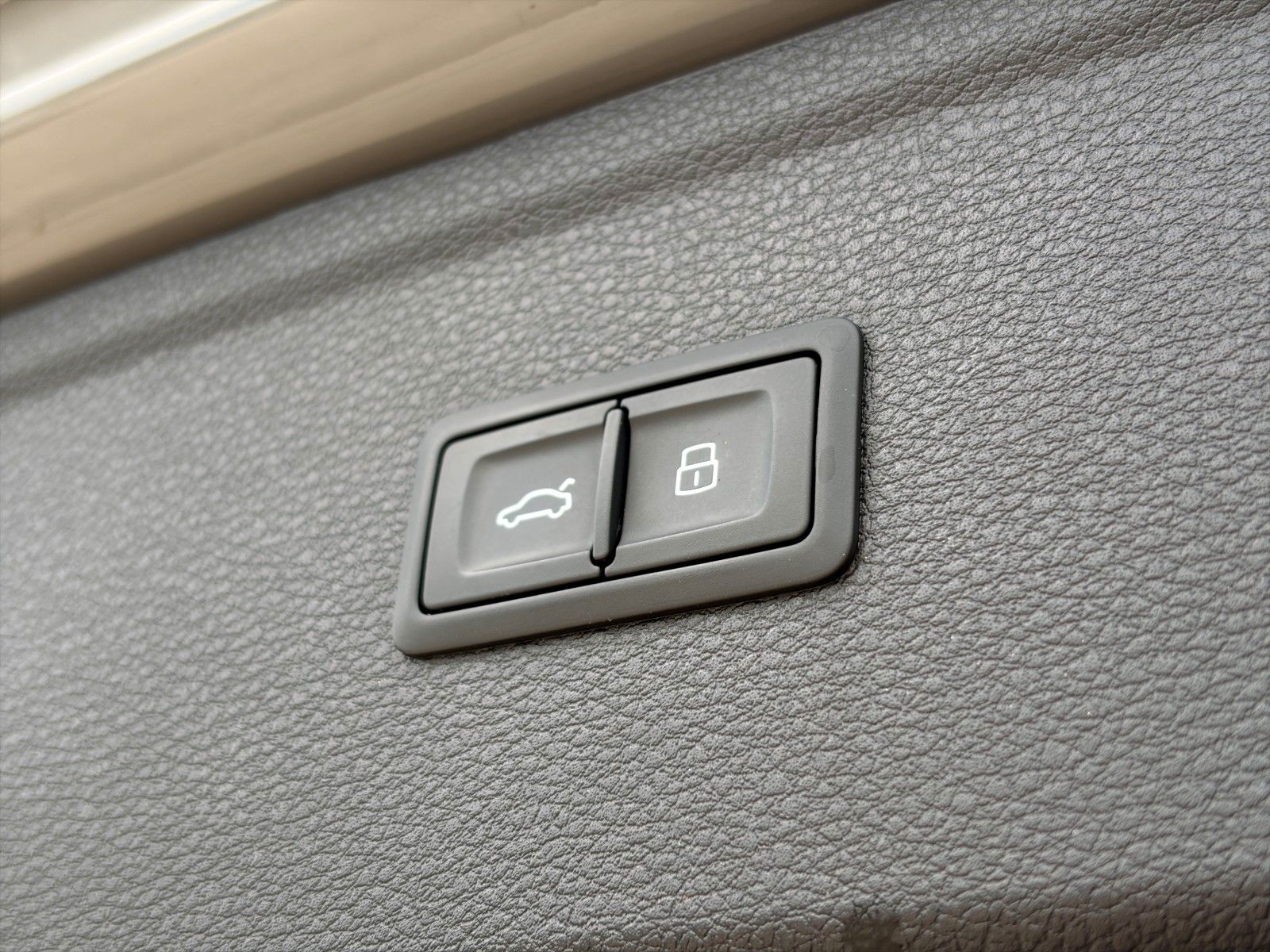 Fahrzeugabbildung Audi Q5 e Quattro Sport*S-Line*SHZ*NAVI*LED*