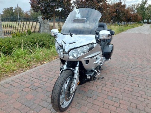 Honda GoldWing GL1800 / UNFALL / DAMAGED