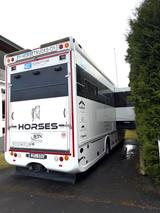 Mercedes-Benz Low mileage horse truck with pop-out - Mercedes-Benz Low