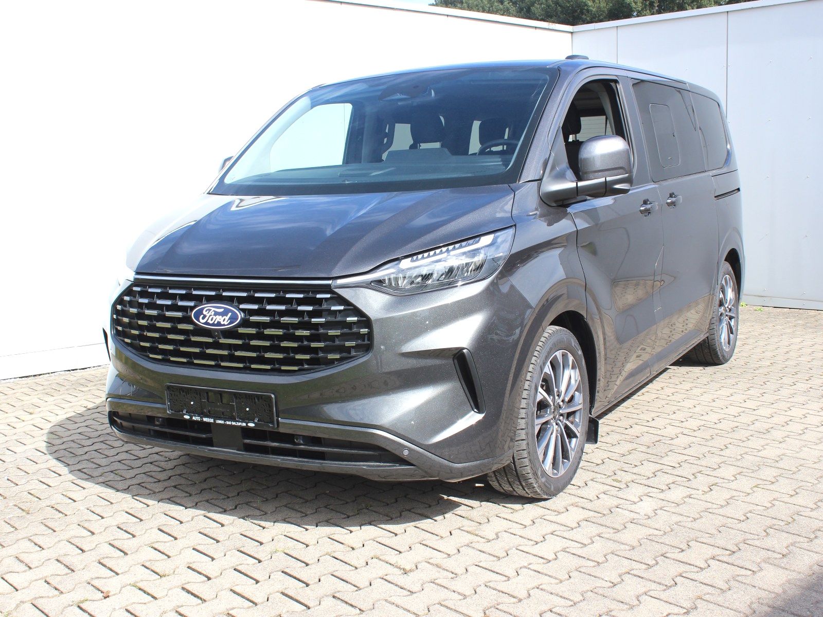 Fahrzeugabbildung Ford Tourneo Custom 320 L1 Tourneo Titanium X AWD