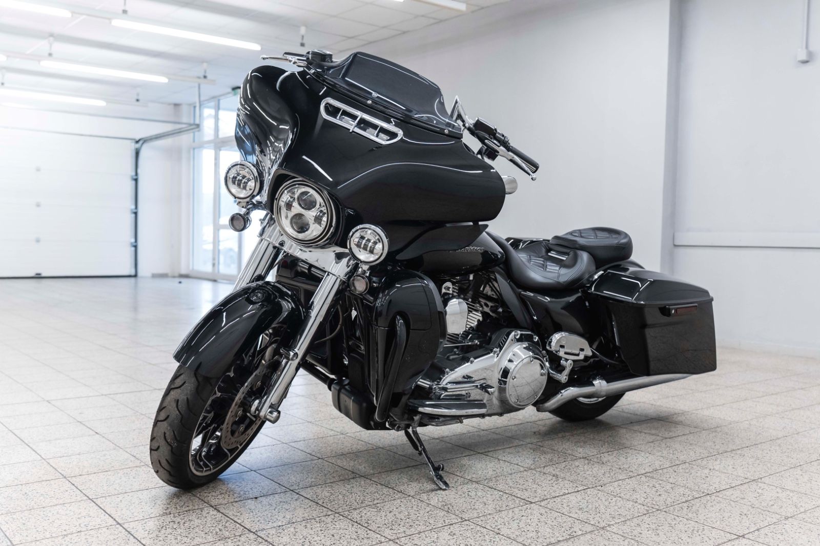 Fahrzeugabbildung Harley-Davidson FLHTSKE CVO LIMITED